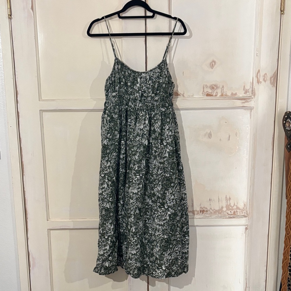Treasure & Bond Green Floral Midi Dress